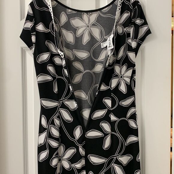Joseph Ribicoff Size 12 black and white floral dress - Picture 5 of 10
